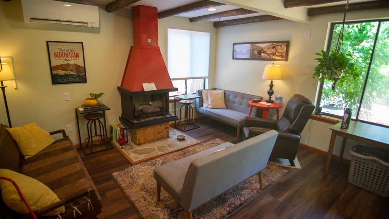 Foot Of The Mountain Motel Boulder Extérieur photo