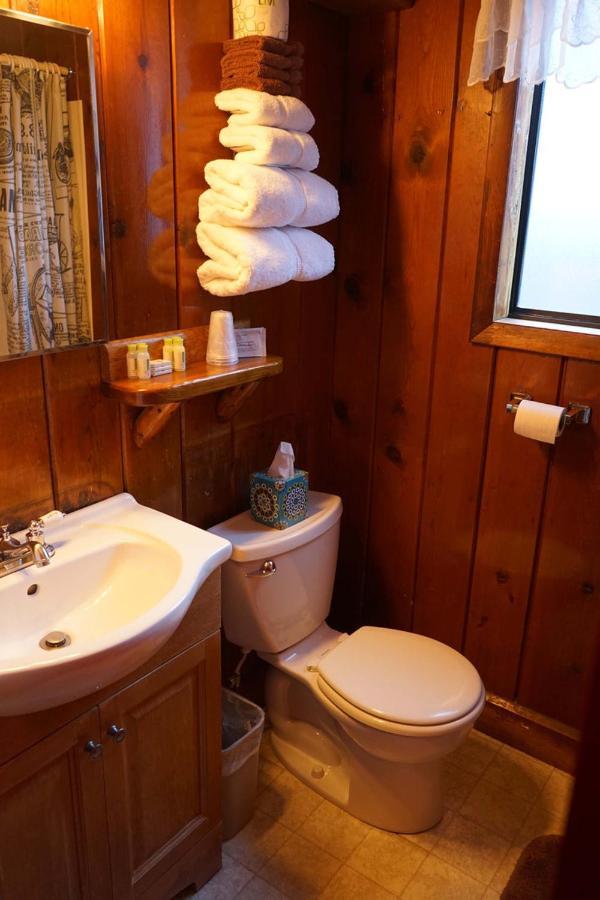 Foot Of The Mountain Motel Boulder Extérieur photo